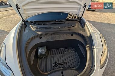 Седан Tesla Model 3 2020 в Тернополе