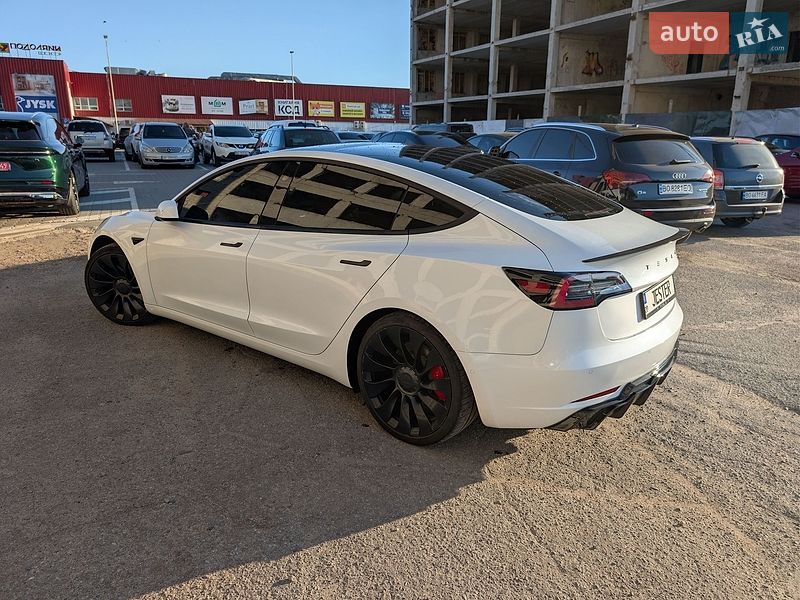 Седан Tesla Model 3 2020 в Тернополе
