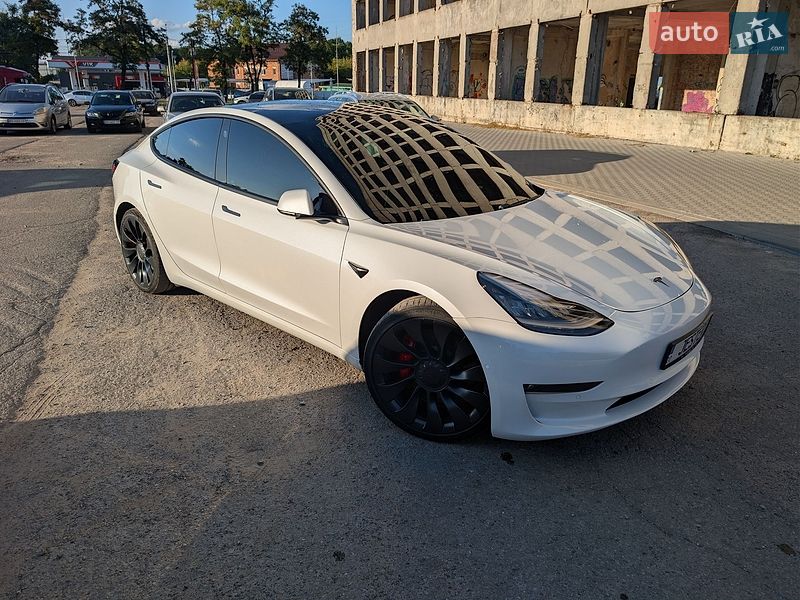 Седан Tesla Model 3 2020 в Тернополе