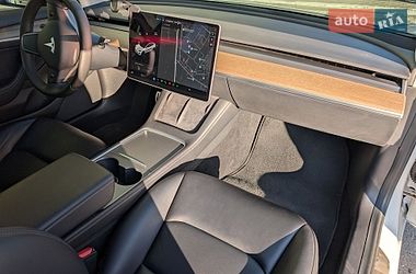 Седан Tesla Model 3 2020 в Тернополе