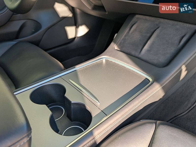 Седан Tesla Model 3 2020 в Тернополе