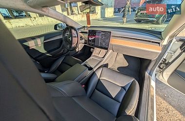 Седан Tesla Model 3 2020 в Тернополе