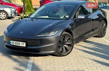Tesla Model 3  2024
