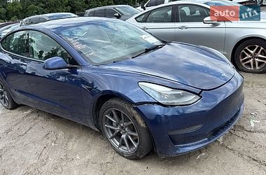 Tesla Model 3  2022