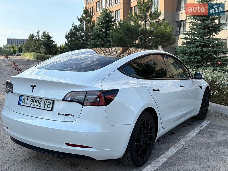 Седан Tesla Model 3 2021 в Софіївській Борщагівці