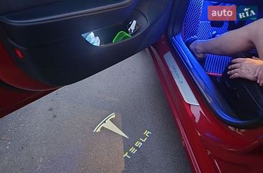 Седан Tesla Model 3 2018 в Буче