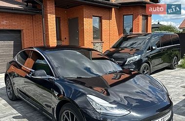 tesla model-3 2018 в Київ від професійного продавця Евгений