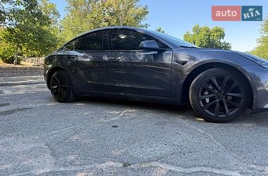 Tesla Model 3  2023
