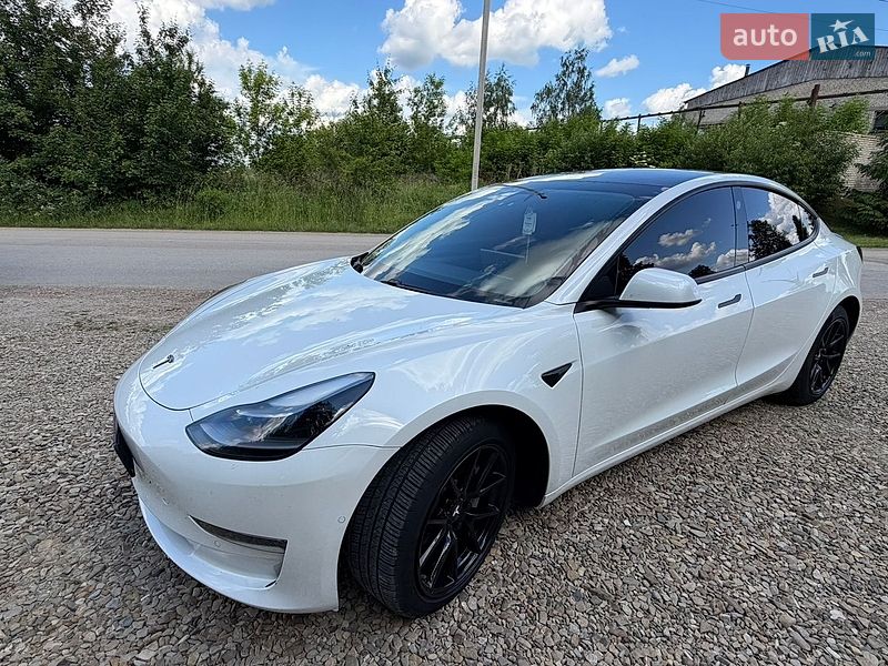 Tesla Model 3 2021