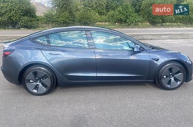 Tesla Model 3  2021