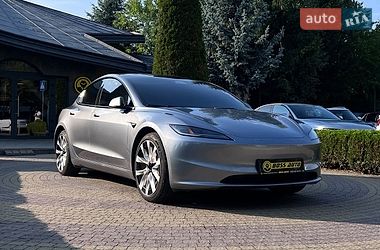 Tesla Model 3  2025