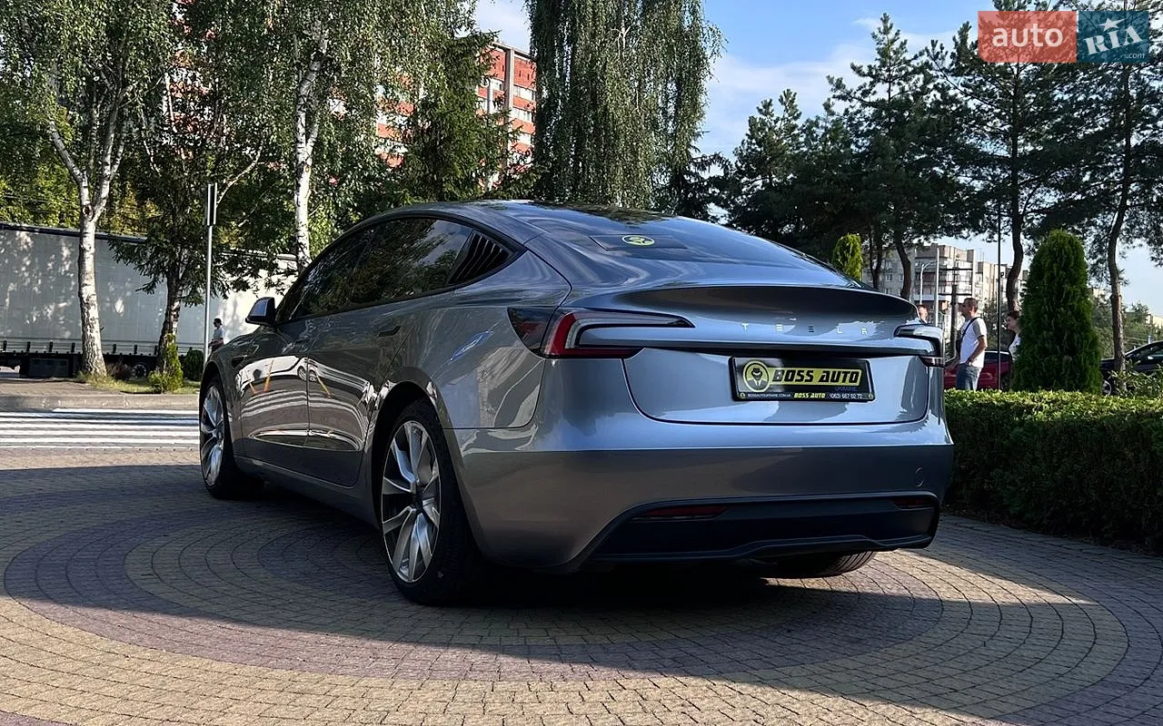 2025 Tesla Model 3 - мініатюра 5