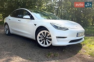 Tesla Model 3  2021