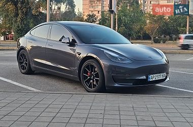 Tesla Model 3  2019