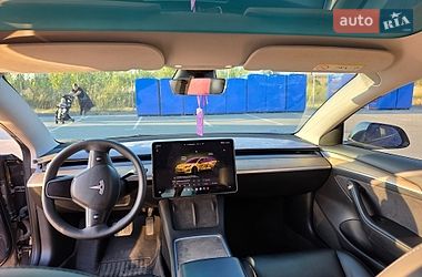 Седан Tesla Model 3 2022 в Вінниці