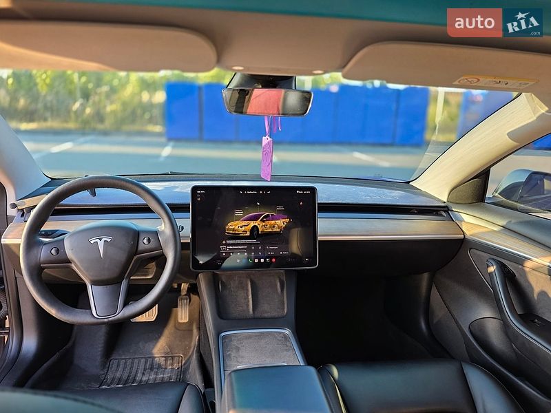 Седан Tesla Model 3 2022 в Вінниці