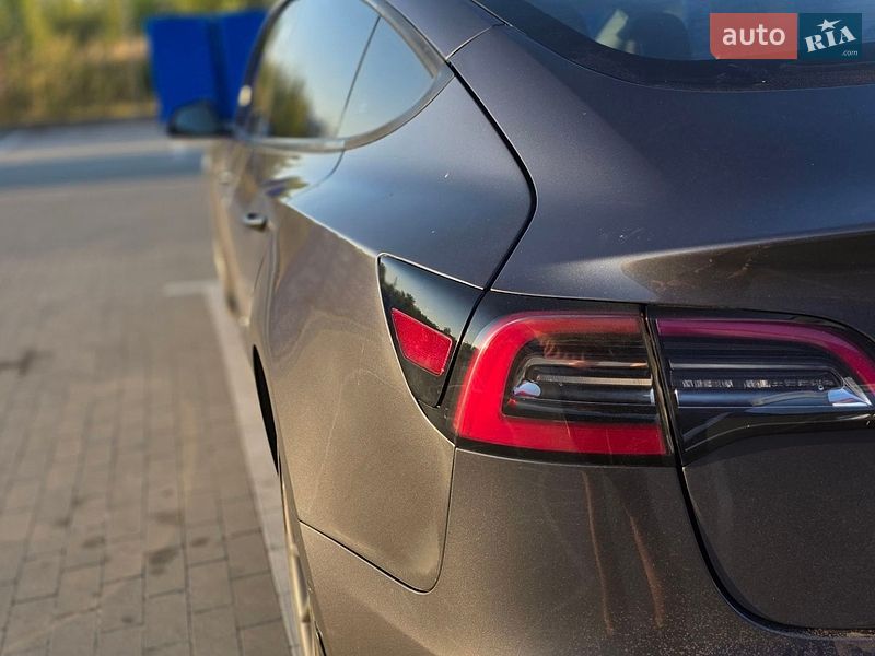 Седан Tesla Model 3 2022 в Вінниці