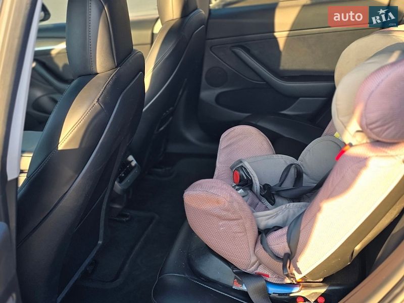 Седан Tesla Model 3 2022 в Вінниці