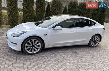 Tesla Model 3  2018