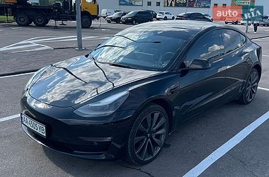 Tesla Model 3  2022