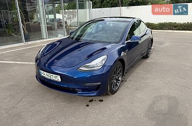 Tesla Model 3  2019