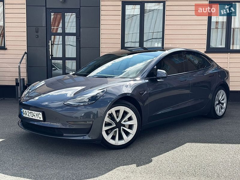 Tesla Model 3 2022
