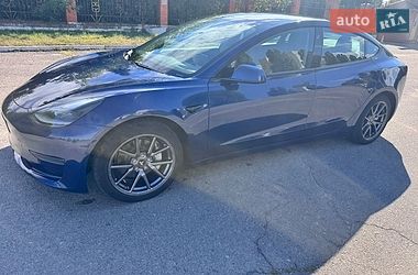 Tesla Model 3  2021