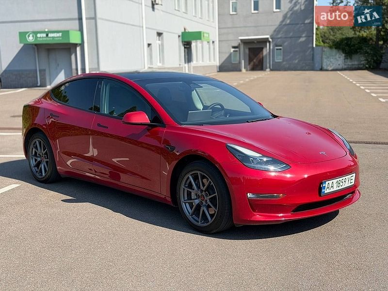 Tesla Model 3 2023