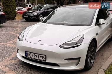 Седан Tesla Model 3 2020 в Львове