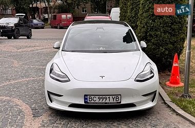 Седан Tesla Model 3 2020 в Львове