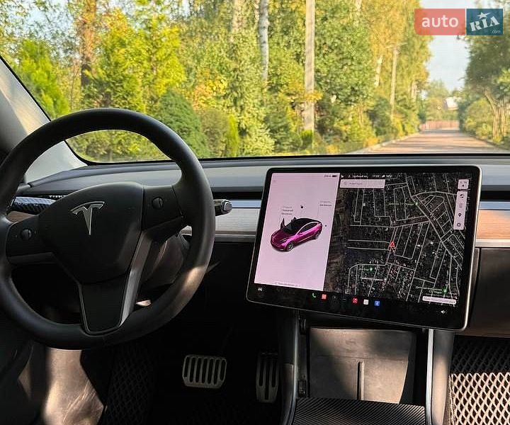 Седан Tesla Model 3 2020 в Львове