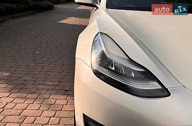 Седан Tesla Model 3 2020 в Львове