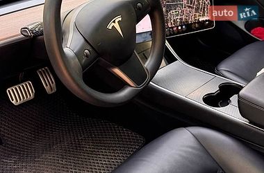 Седан Tesla Model 3 2020 в Львове