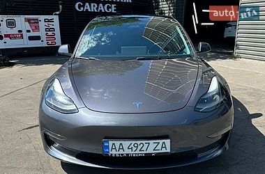 Tesla Model 3  2021