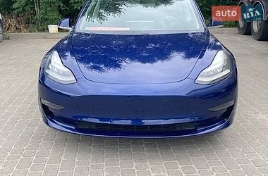 Tesla Model 3  2018
