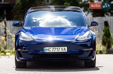 Tesla Model 3  2020