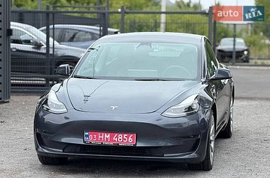 Tesla Model 3  2022