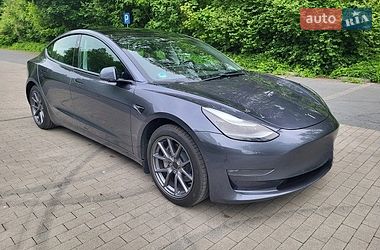 Седан Tesla Model 3 2021 в Києві