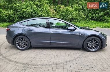 Седан Tesla Model 3 2021 в Києві