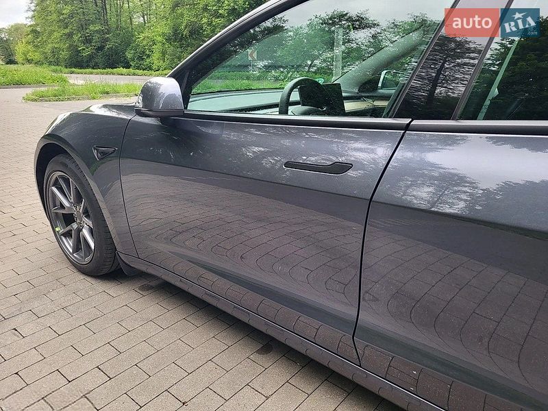 Седан Tesla Model 3 2021 в Києві