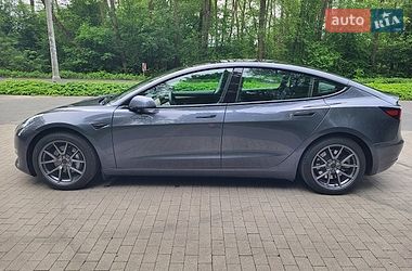 Седан Tesla Model 3 2021 в Києві