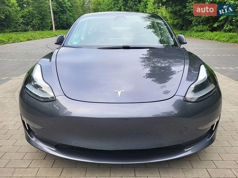 Седан Tesla Model 3 2021 в Києві