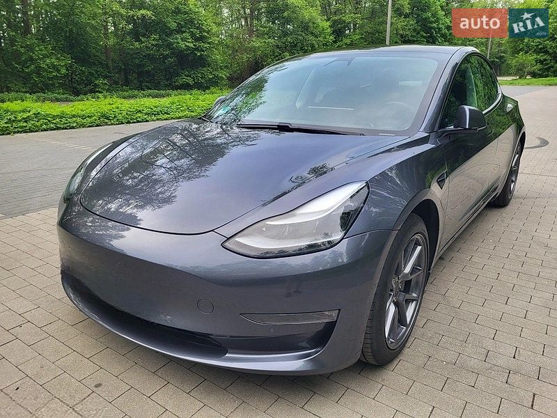 Седан Tesla Model 3 2021 в Києві