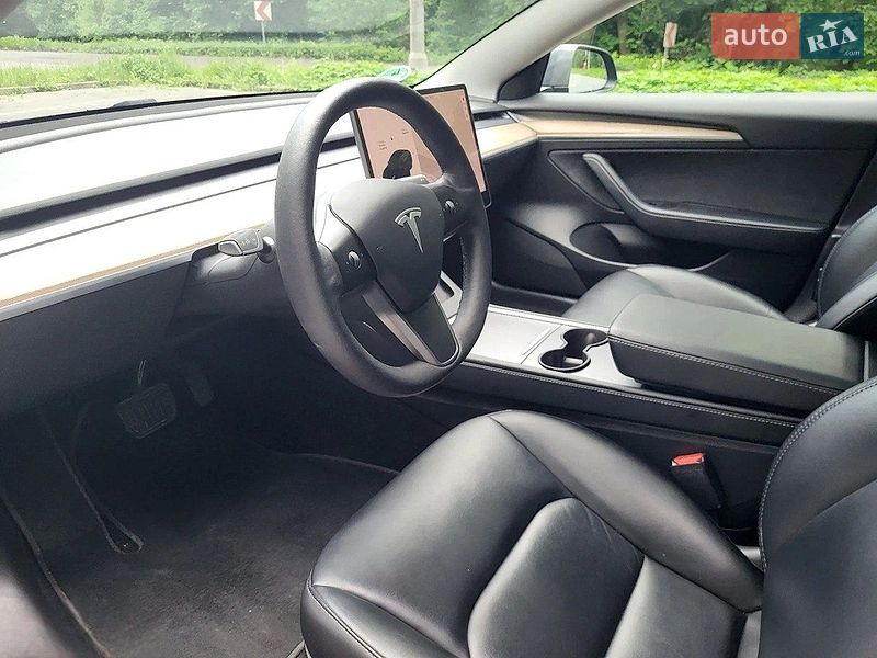 Седан Tesla Model 3 2021 в Києві