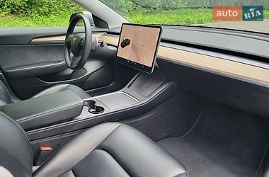 Седан Tesla Model 3 2021 в Києві