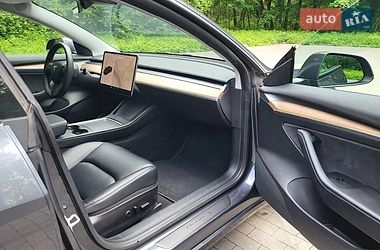 Седан Tesla Model 3 2021 в Києві