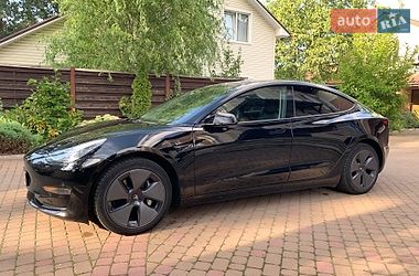Tesla Model 3  2020