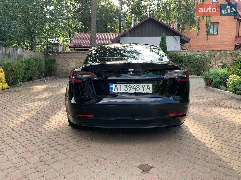 Седан Tesla Model 3 2020 в Ірпені