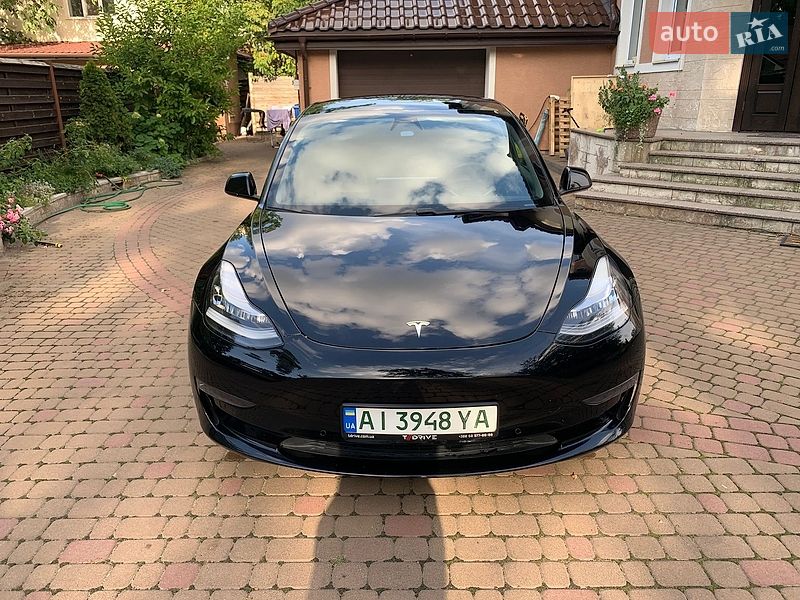 Седан Tesla Model 3 2020 в Ірпені