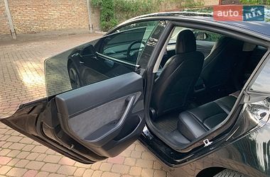 Седан Tesla Model 3 2020 в Ірпені